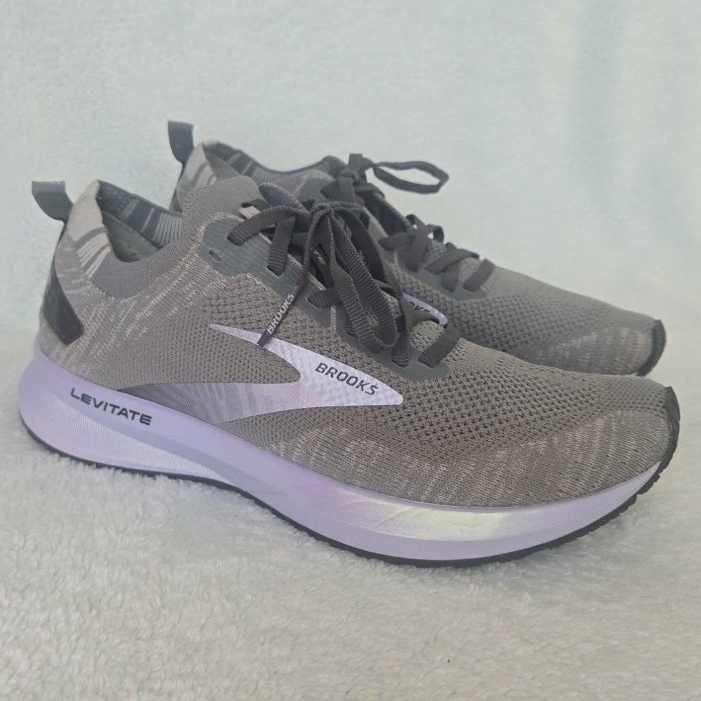 Brooks Levitate 4 Size 8 Excelent Condition with Powerstep Insoles